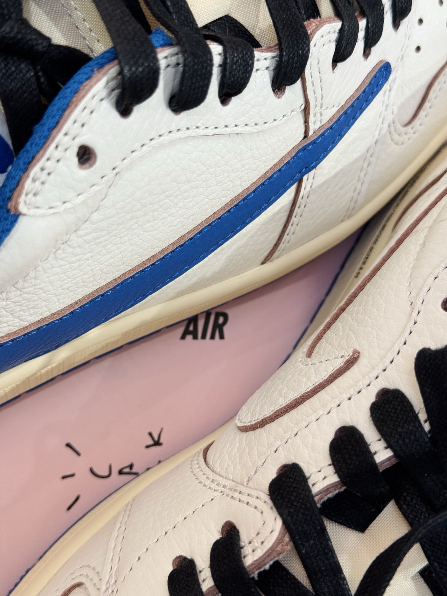 Prime 臻選產品｜Travis Scott AJ1倒鉤 No.10 閃電2.0 男女款 DM7866-104