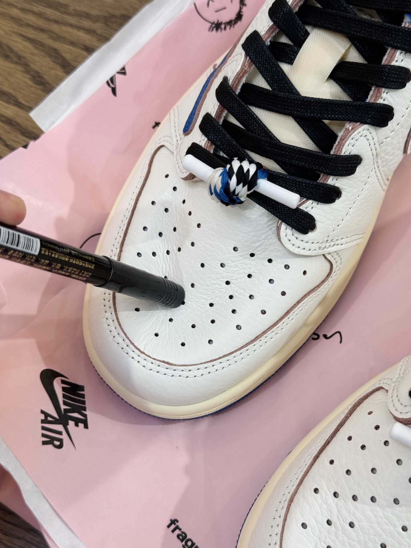 Prime 臻選產品｜Travis Scott AJ1倒鉤 No.10 閃電2.0 男女款 DM7866-104