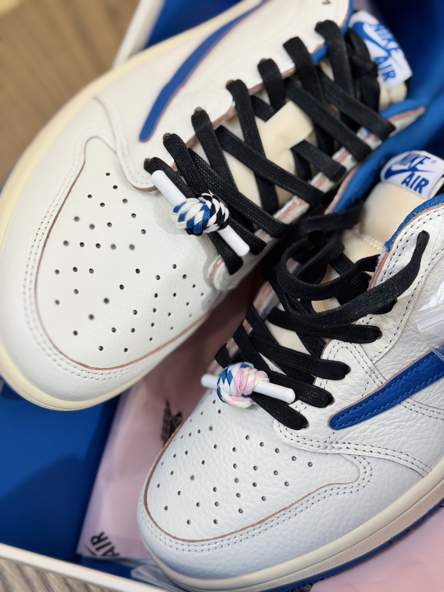 Prime 臻選產品｜Travis Scott AJ1倒鉤 No.10 閃電2.0 男女款 DM7866-104