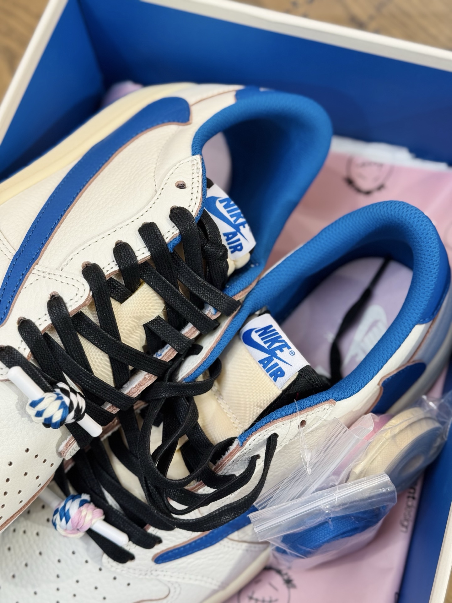 Prime 臻選產品｜Travis Scott AJ1倒鉤 No.10 閃電2.0 男女款 DM7866-104