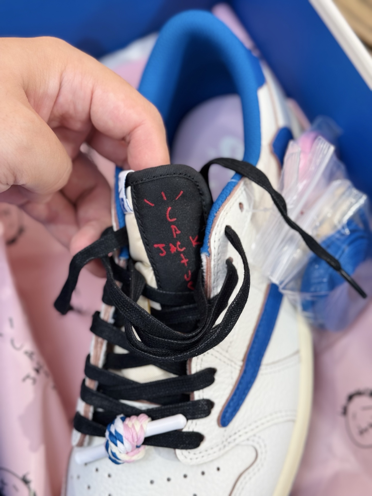 Prime 臻選產品｜Travis Scott AJ1倒鉤 No.10 閃電2.0 男女款 DM7866-104