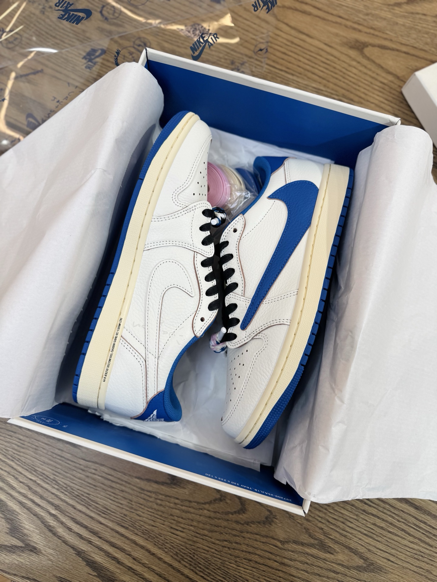 Prime 臻選產品｜Travis Scott AJ1倒鉤 No.10 閃電2.0 男女款 DM7866-104