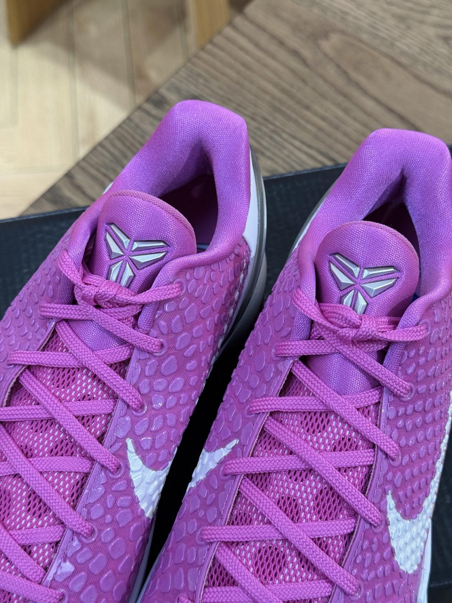 【H12產品】 Kobe 6 乳腺癌 粉白色 DJ3596-600