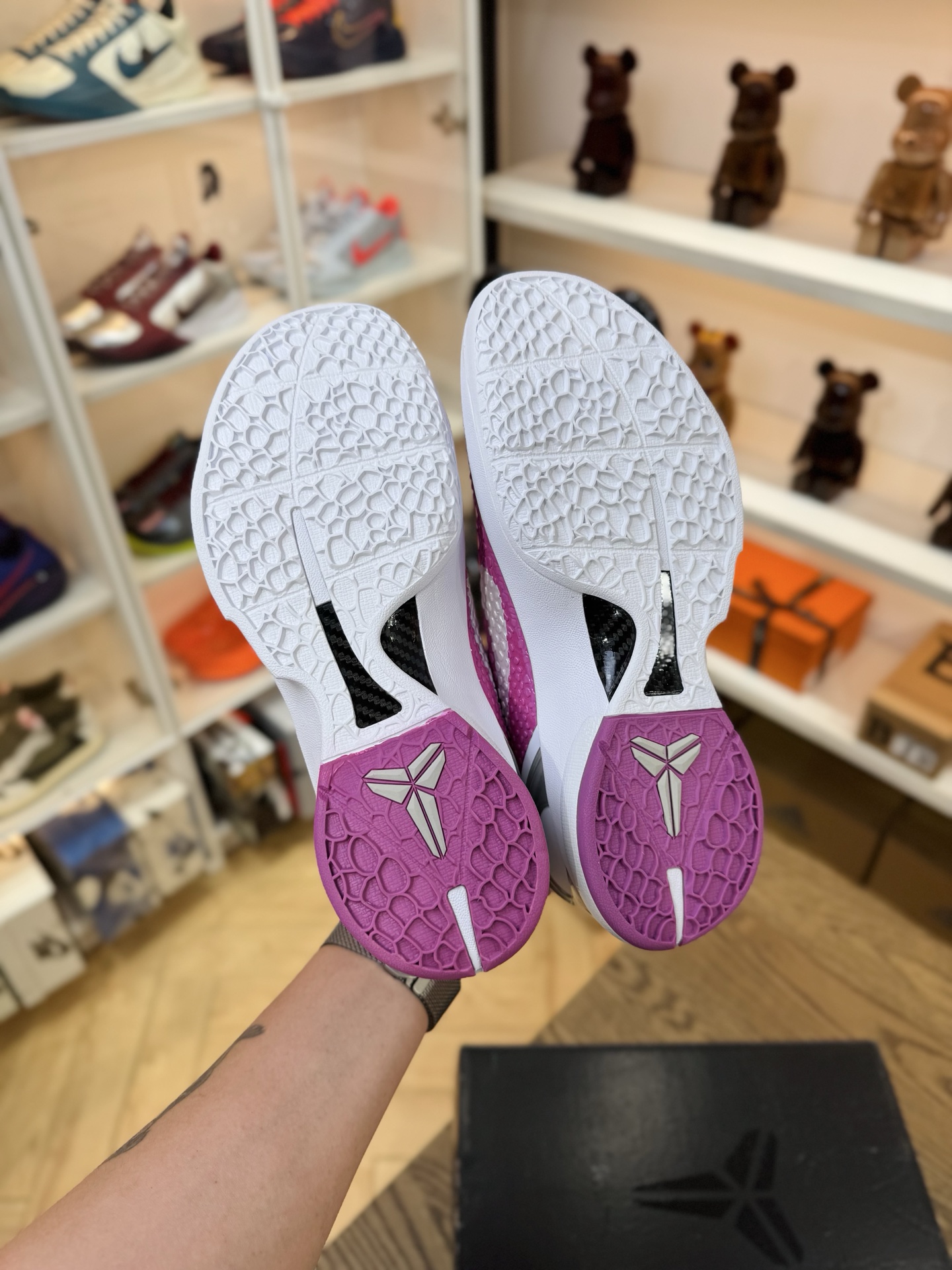 【H12產品】 Kobe 6 乳腺癌 粉白色 DJ3596-600