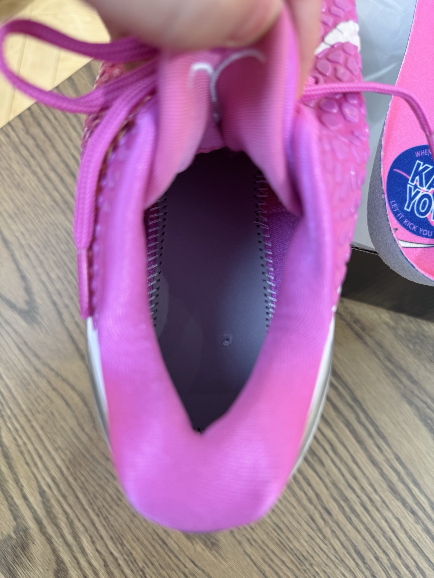 【H12產品】 Kobe 6 乳腺癌 粉白色 DJ3596-600