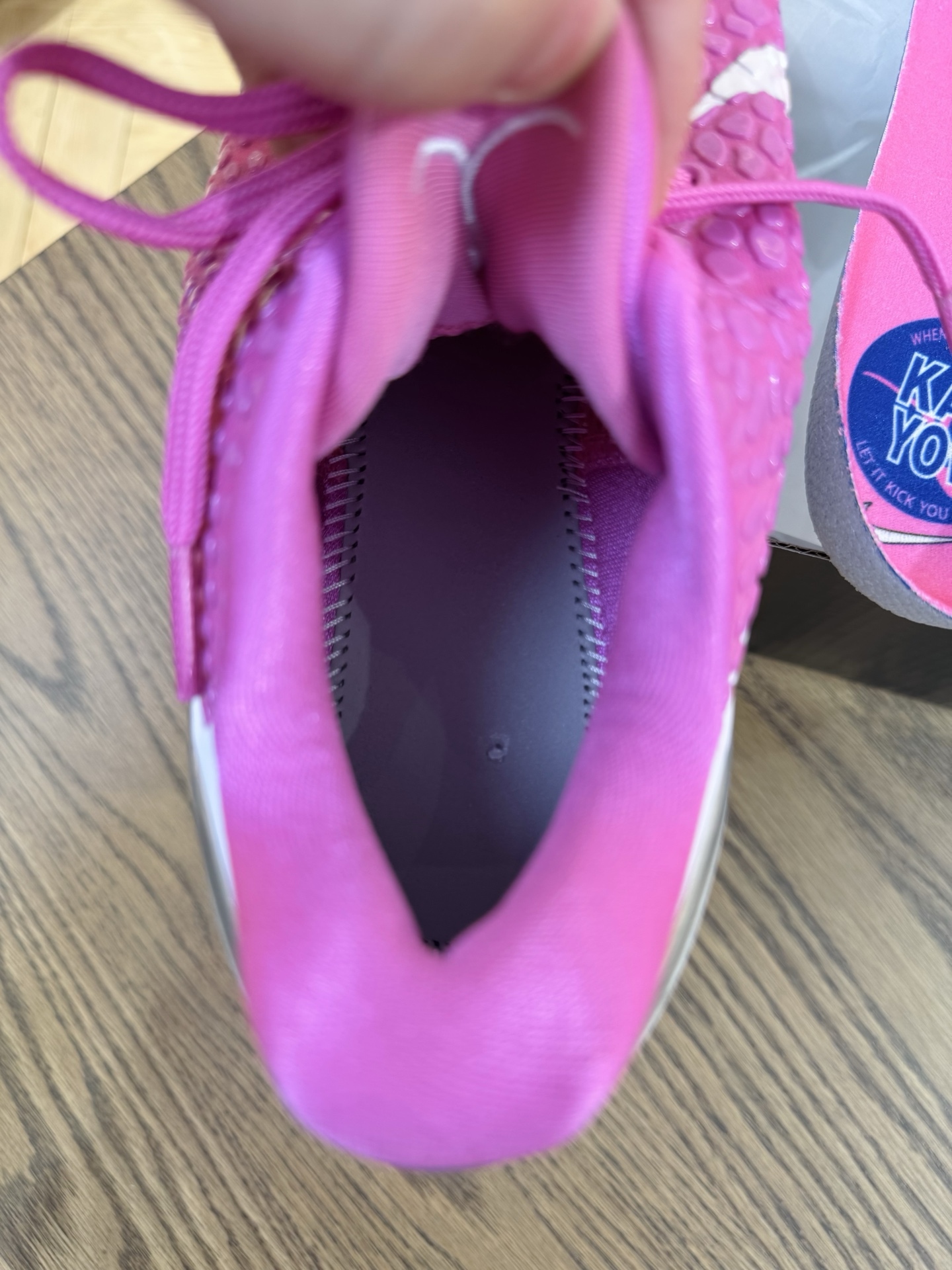【H12產品】 Kobe 6 乳腺癌 粉白色 DJ3596-600