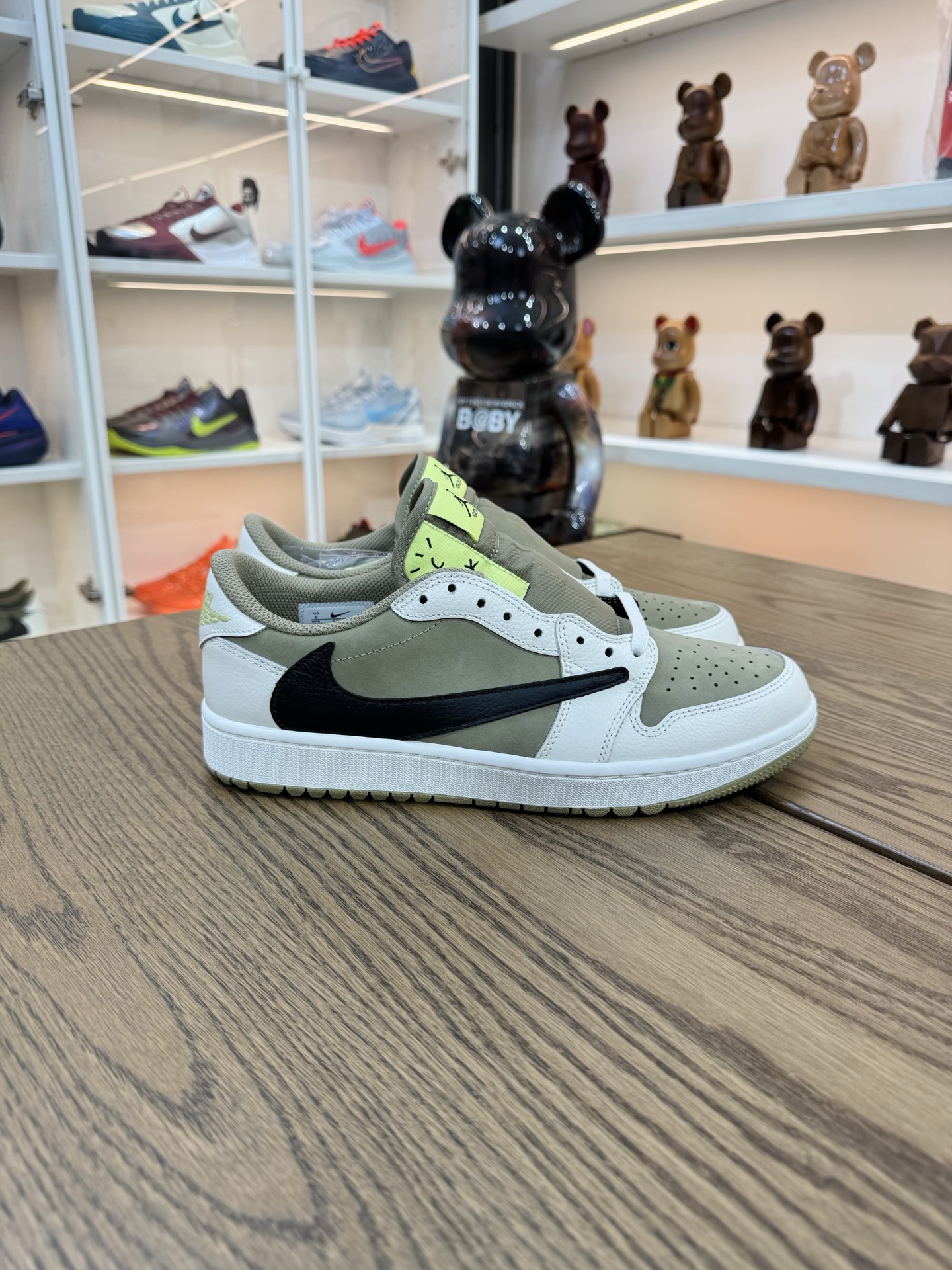 Travis Scott AJ1倒鉤 No.6 高爾夫球鞋 男女款 FZ3124-200 尺碼 35.5-48.5「US3.5-14」