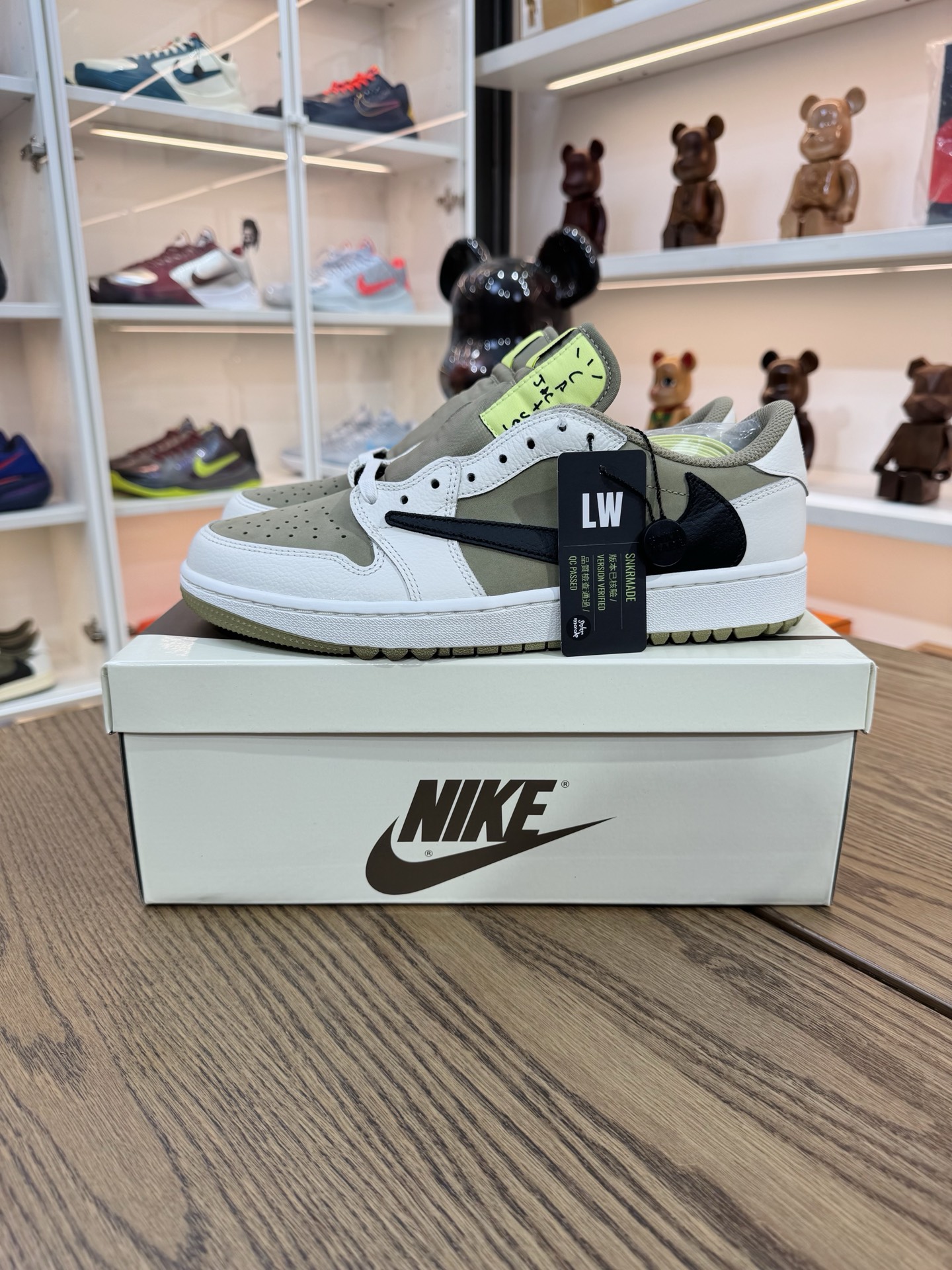 Travis Scott AJ1倒鉤 No.6 高爾夫球鞋 男女款 FZ3124-200 尺碼 35.5-48.5「US3.5-14」