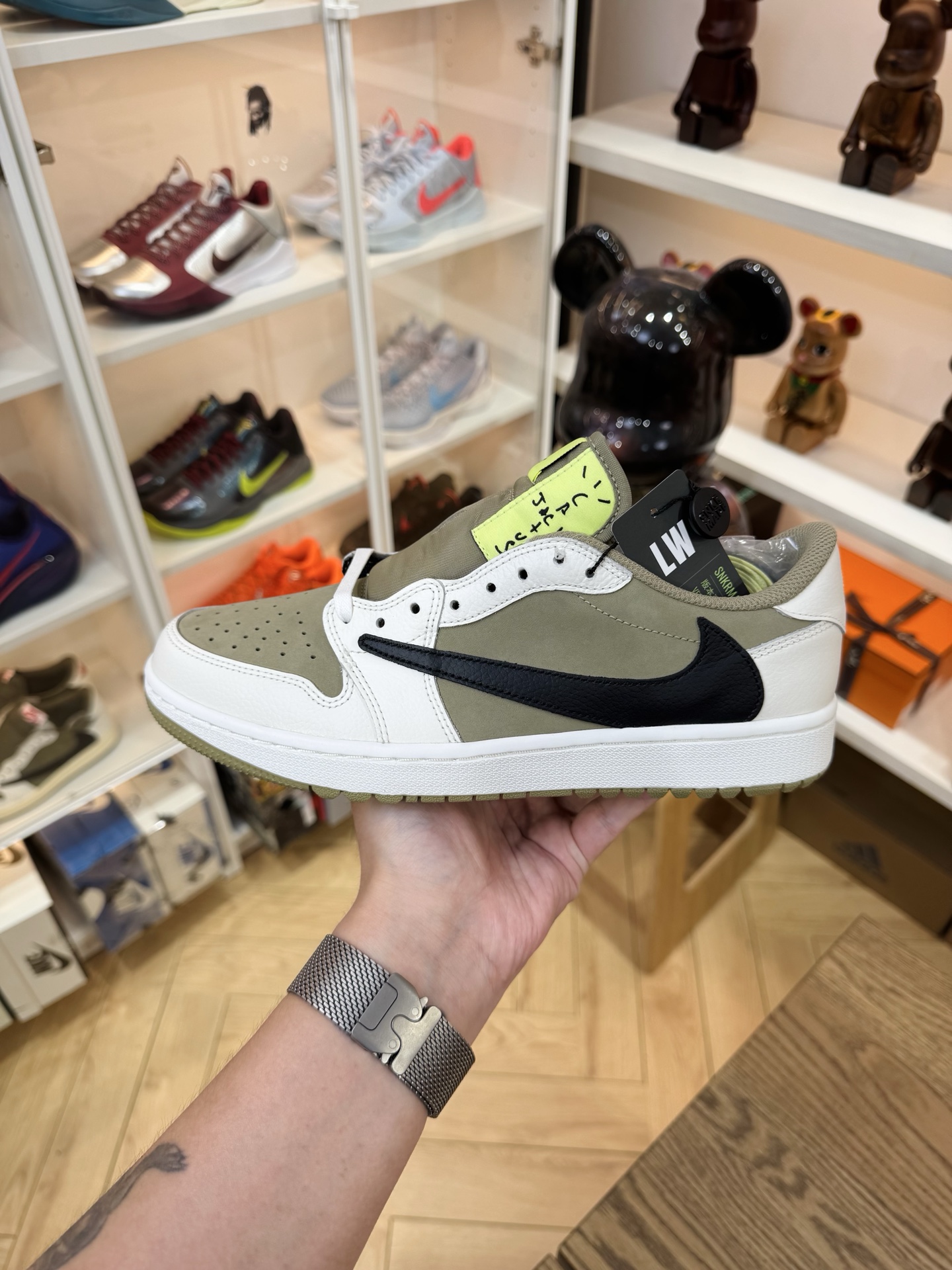 Travis Scott AJ1倒鉤 No.6 高爾夫球鞋 男女款 FZ3124-200 尺碼 35.5-48.5「US3.5-14」