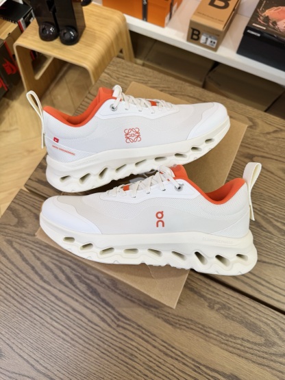 On昂跑 x LOEWE 羅意威 聯名款 Cloudtilt 2.0 橙色 尺碼 36-47.5