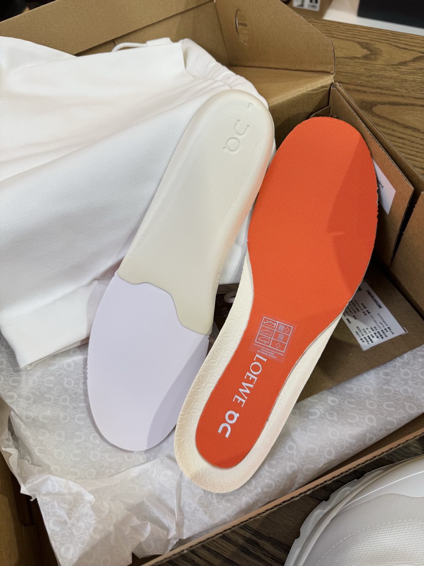 On昂跑 x LOEWE 羅意威 聯名款 Cloudtilt 2.0 橙色 尺碼 36-47.5