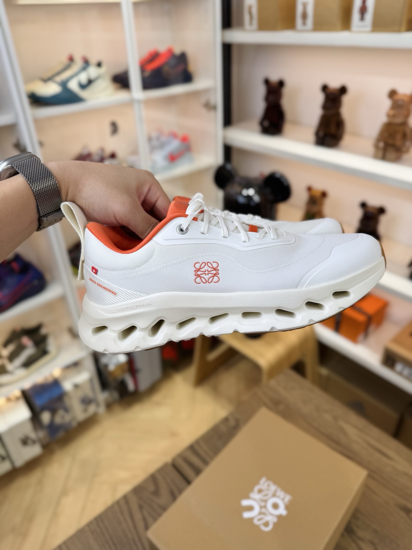 On昂跑 x LOEWE 羅意威 聯名款 Cloudtilt 2.0 橙色 尺碼 36-47.5