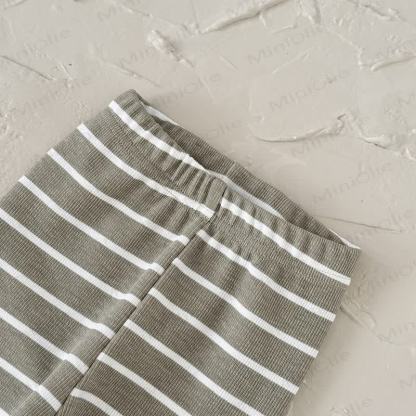 女の子用刺繍フラワーストライプニット2ピースセット - image 9