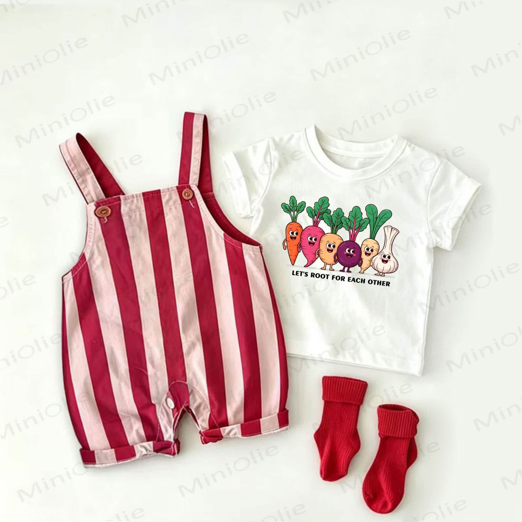 LET'S ROOT FOR EACH OTHER野菜柄赤ストライプオーバーオールと白Tシャツのツーピースセット - 白と赤 - 2～3歳 - image 1