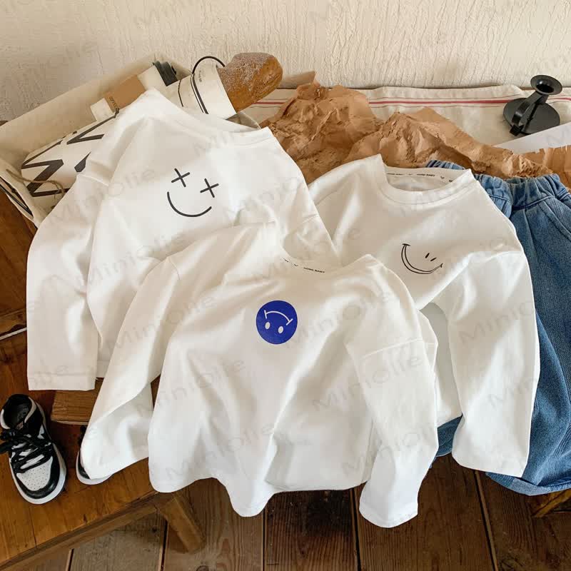 キッズスマイルフェイスホワイトシンプルTシャツ - image 1