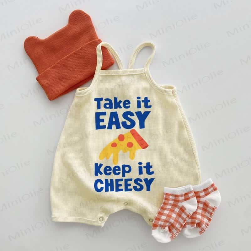 TAKE IT EASY KEEP IT CHEESYに。ベビーワッフルサスペンダーロンパース - ベージュ - 18～24ヶ月 - image 1
