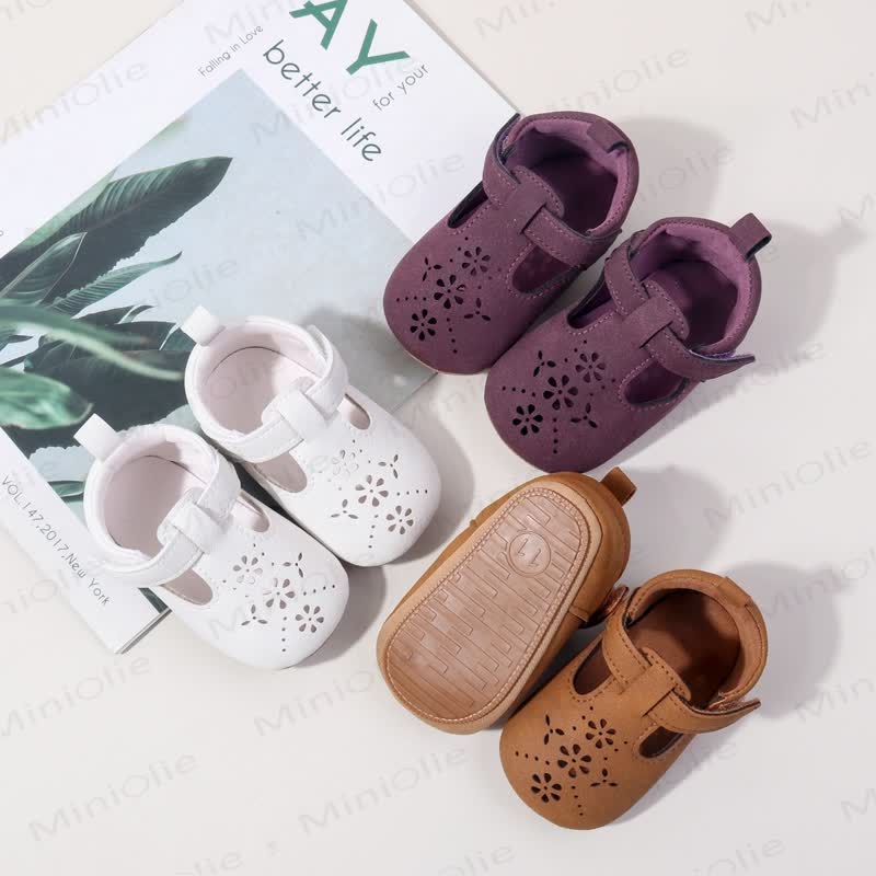 女の子の可愛い花柄シューズ - image 1