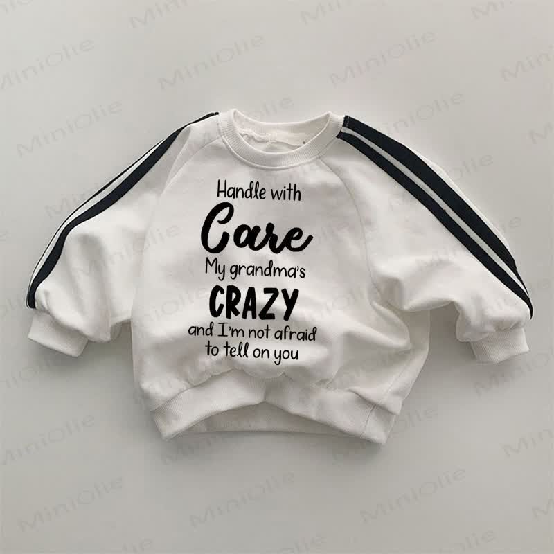 HANDLE WITH CASE MY GRANDMA'S CRAZYベビースウェットシャツ - 白 - 2～3歳 - image 1