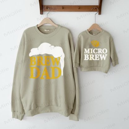 BREW DAD / MICRO BREWグレーグリーン ファミリー スウェットシャツ  - グレーグリーン - XL - image 1