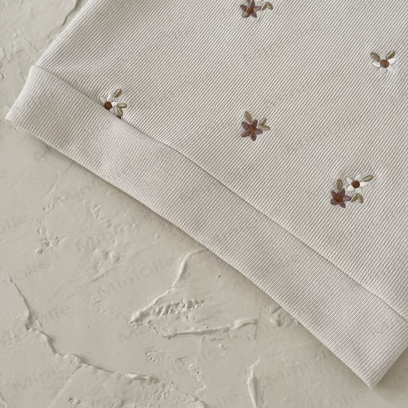 女の子用刺繍フラワーストライプニット2ピースセット - image 8