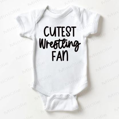 CUTEST WRESTLING FANのベビーホワイトボディスーツ - 白 - 18～24ヶ月 - image 1