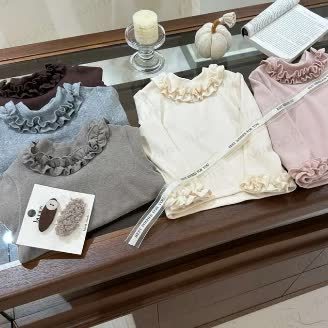 幼児用女の子用無地フリルTシャツ - image 1