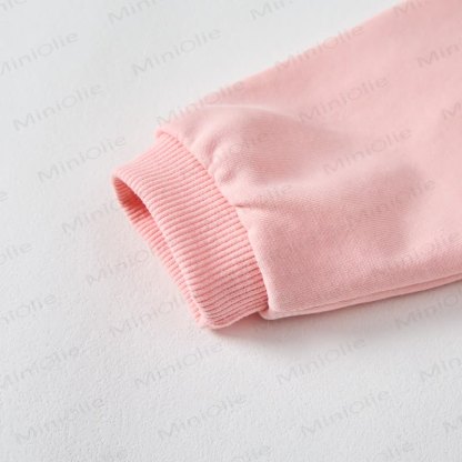 TOO BUSY BEING A MAMA'S BOY TO WORRY ABOUT BEING A LADIES MANベビーピンクのロンパース - image 3