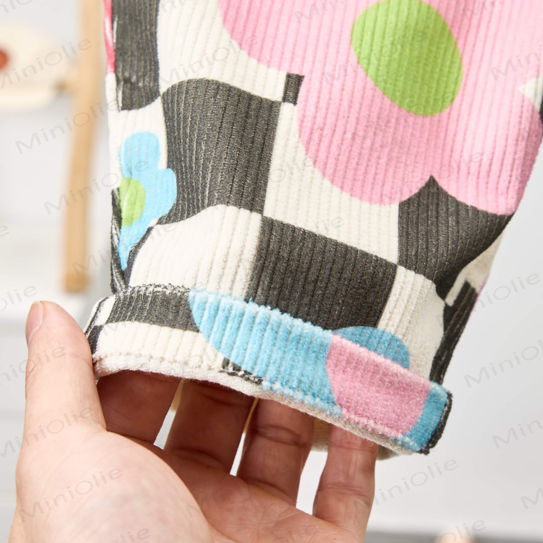 ベビー幼児用チェッカーボード柄カラフルフラワーコーデュロイオーバーオール - image 4