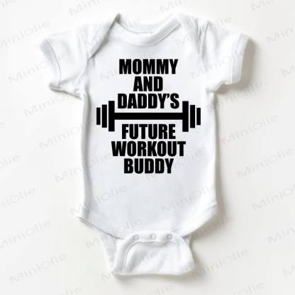 MOMMY AND DADDY'S FUTURE WORKOUT BUDDYホワイトボディスーツ - 白 - 18～24ヶ月 - image 1