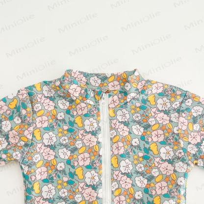 幼児用女の子用イチゴ/花柄ジップアップ水着（帽子付き） - image 10