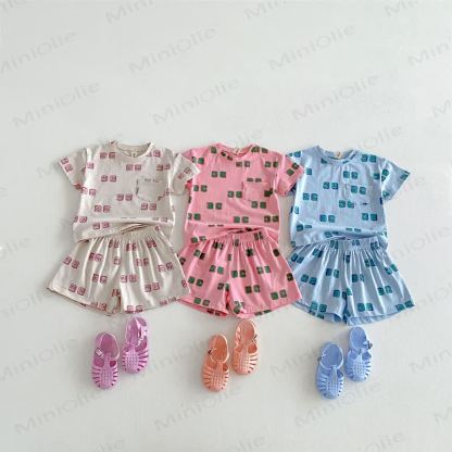 幼児用アルファベットTシャツとショーツセット - image 1