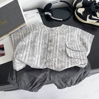 幼児用花柄シャツ＆パンツセット - image 2