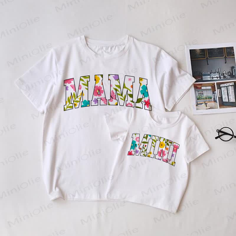 MAMA/MINIフラワー柄 ベビー幼児用 ホワイト ファミリーお揃いTシャツ - 白 - 大人用Tシャツ: XL - image 1