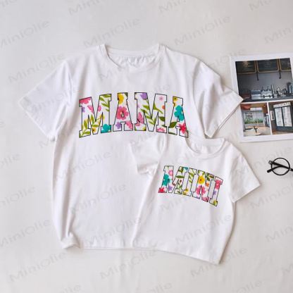 MAMA/MINIフラワー柄 ベビー幼児用 ホワイト ファミリーお揃いTシャツ - 白 - 大人用Tシャツ: XL - image 1