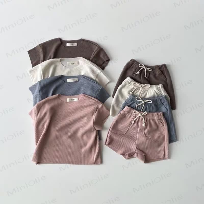 ベビーソフトなリブ編みTシャツとドローストリングショーツのセット - image 1