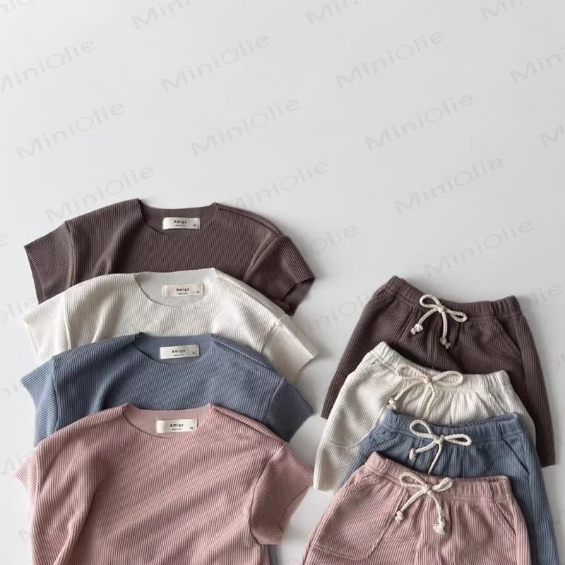 ベビーソフトなリブ編みTシャツとドローストリングショーツのセット - image 3