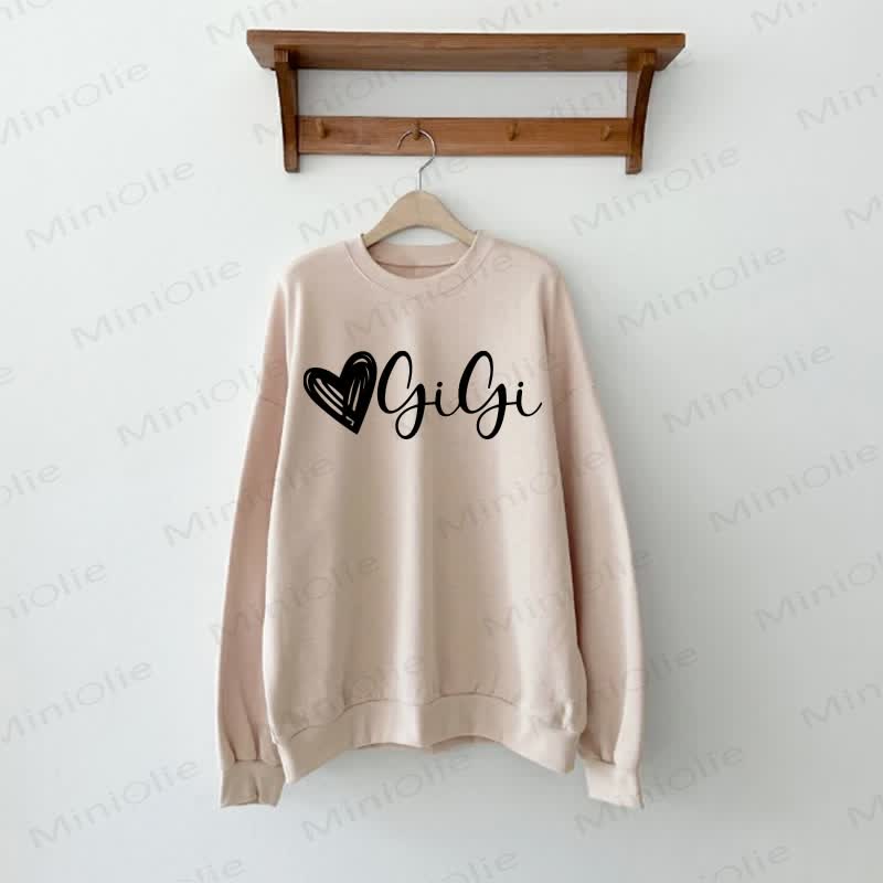 GIGI/GIGI'S GIRLベビー ベージュ ファミリースウェットシャツ - image 2