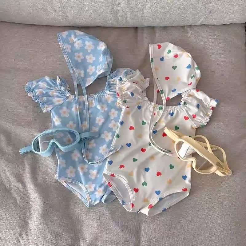 ベビーガール用フラワー/ハート柄水着（帽子付き） - image 4