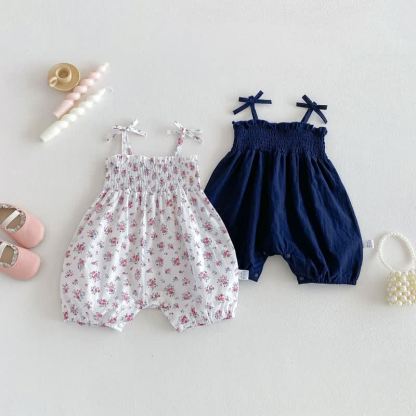 ベビー用無地/花柄ストラップロンパース - image 1