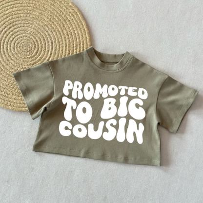 PROMOTED TO BIG COUSIN！ベビーサマーカジュアルTシャツ - グレーグリーン - 2～3歳 - image 2