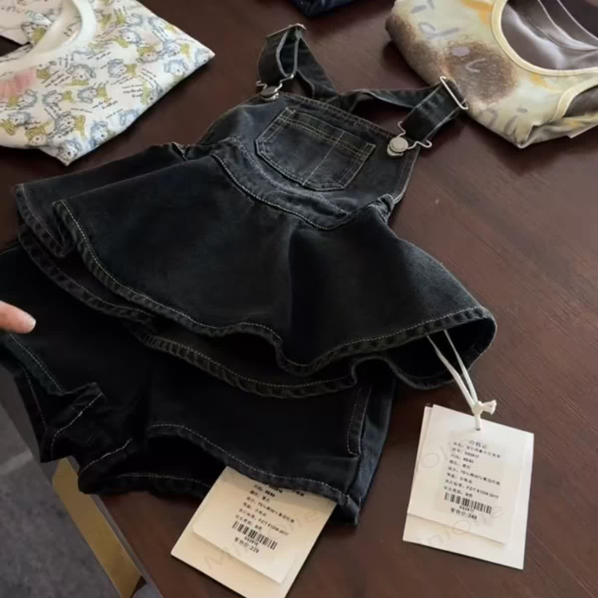 幼児用女の子向けダークウォッシュデニムDress＆ショートパンツセット - ネイビーのDressとショートパンツのセット - 10-11歳 - image 2