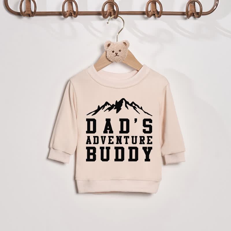 ADVENTURE DAD/DAD'S ADVENTURE BUDDYのスローガン入りファミリースウェットシャツ - ベージュ - ベビースウェットシャツ: 2～3歳 - image 2