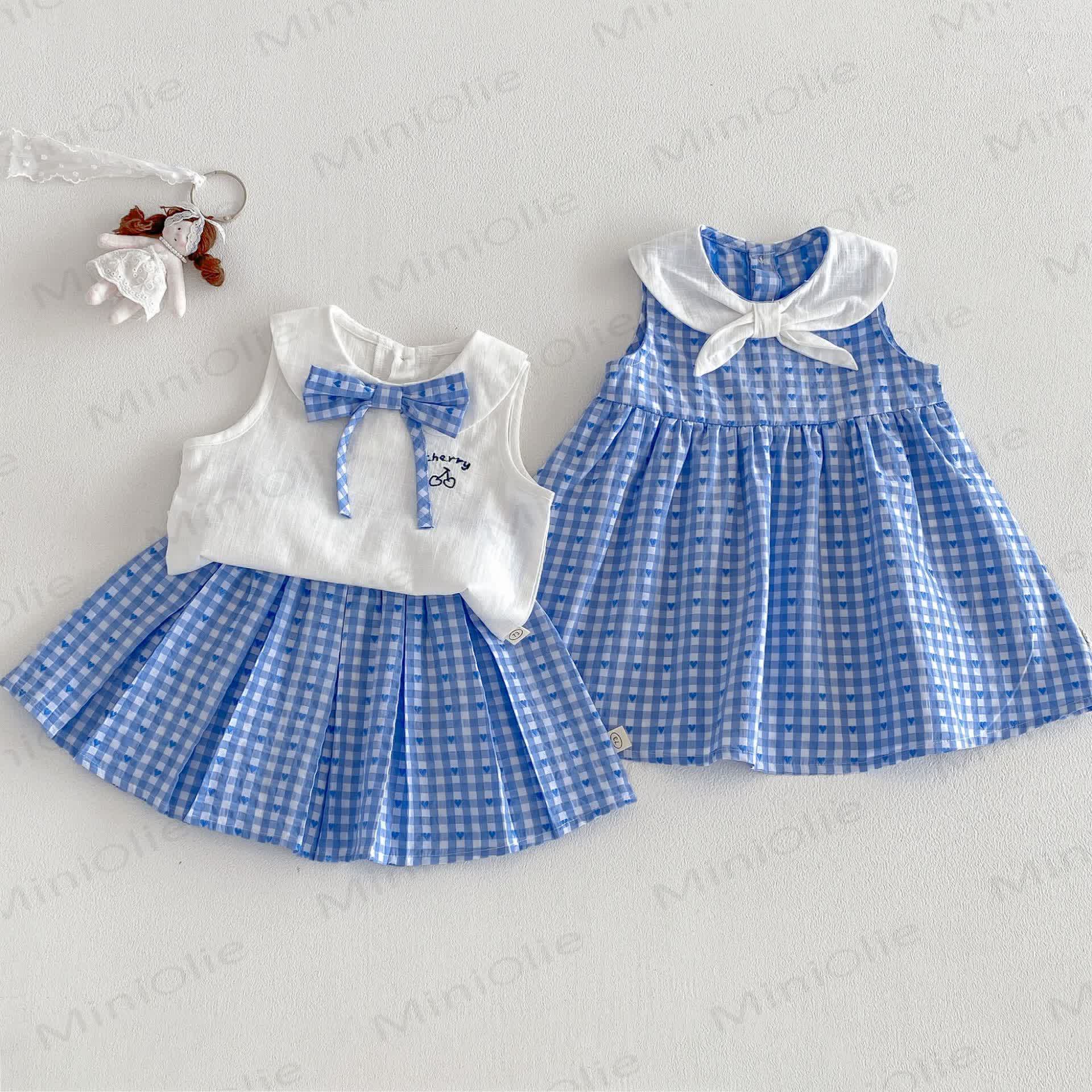 ベビー・幼児用ギンガムチェック柄セーラーカラーDress、リボンベスト、またはギンガムチェック柄スカート - image 1