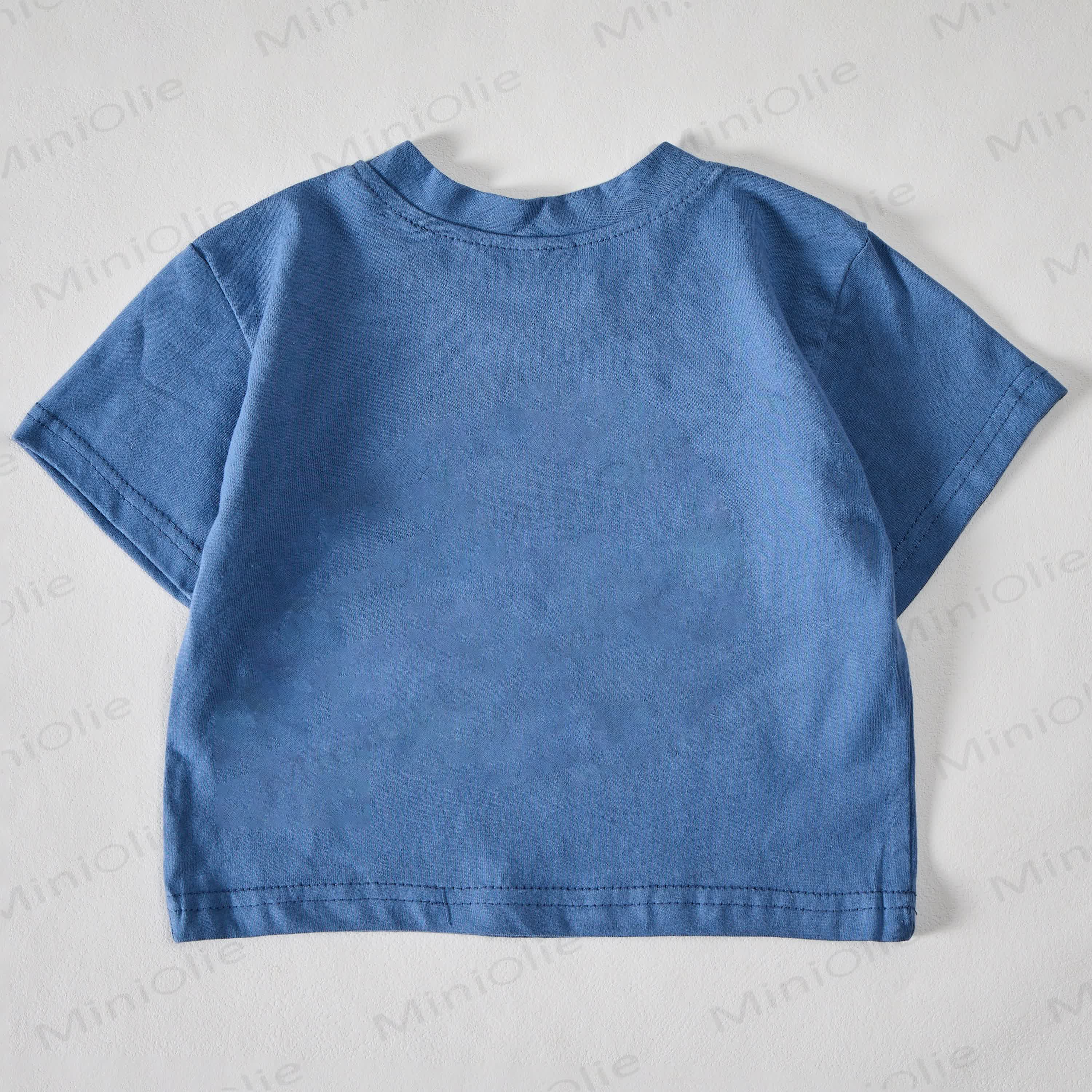 ベビーフィッシュプリントのブルーTシャツ - image 2