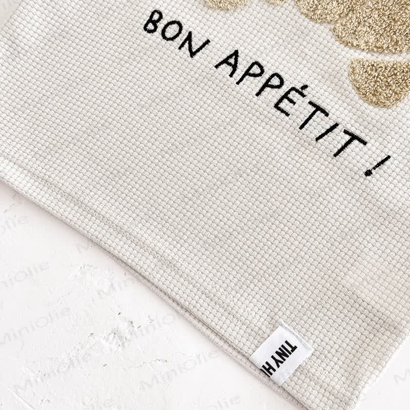 ベビーワッフルクロワッサン柄Tシャツとストライプ柄ショートパンツのツーピースセット - image 4
