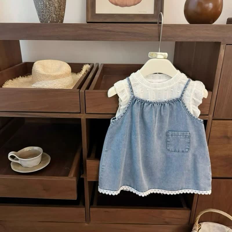 幼児用女の子向けフリル袖TシャツとデニムサスペンダーDressの2点セット - 青 - 6～7歳 - image 1