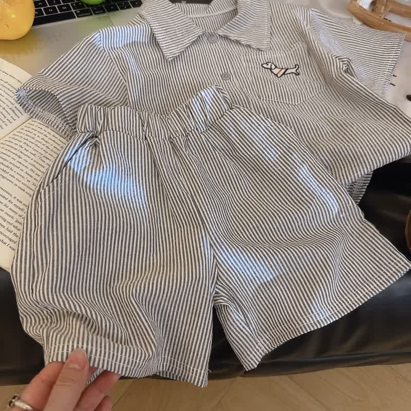 幼児男の子用ストライプ柄子犬刺繍入りシャツ＆ショートパンツ 2点セット - image 2