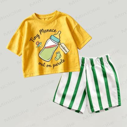TINY MENACE OUT ON PAROLEベビーイエロー＆グリーン トップスとストライプ ショートパンツ 2点セット - 黄色と緑 - 2～3歳 - image 1