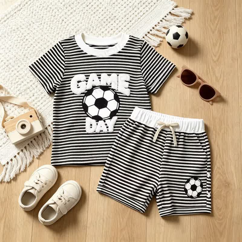 幼児男の子用ストライプ柄サッカーTシャツ＆ショーツ2点セット - image 1