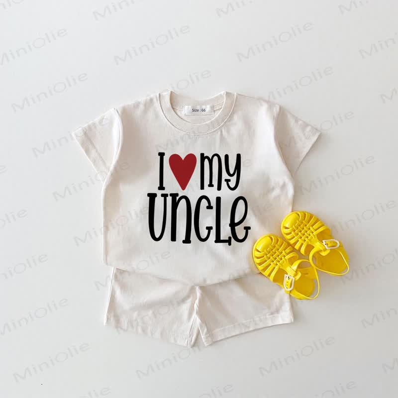 「I LOVE MY UNCLE」ベビー用ホワイトTシャツ＆ショートパンツ2点セット - 白 - 18～24ヶ月 - image 1